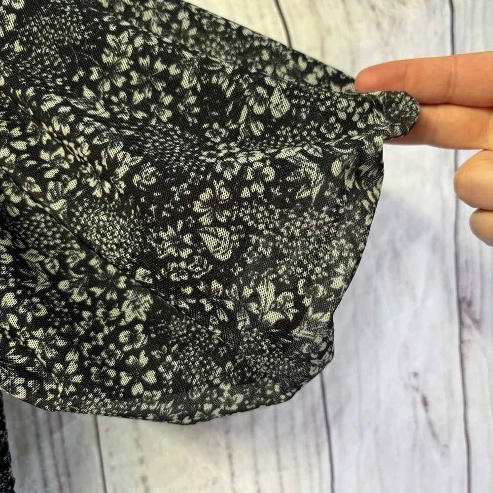 Anthropologie Aurelia Smocked Top Size Small Smocked Puff Sleeve Ditsy Floral